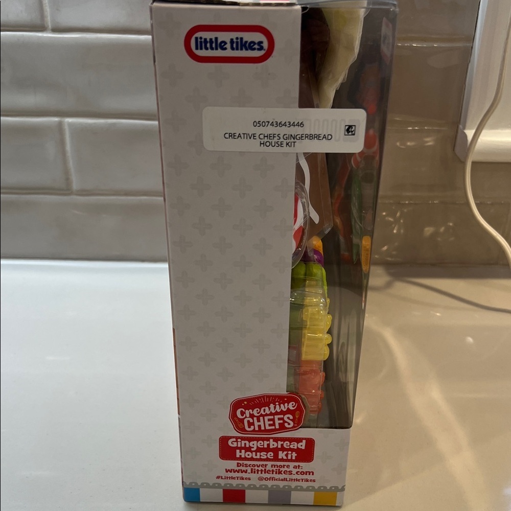 Little Tikes Creative Chefs Gingerbread House Kit - Picture 4 of 7